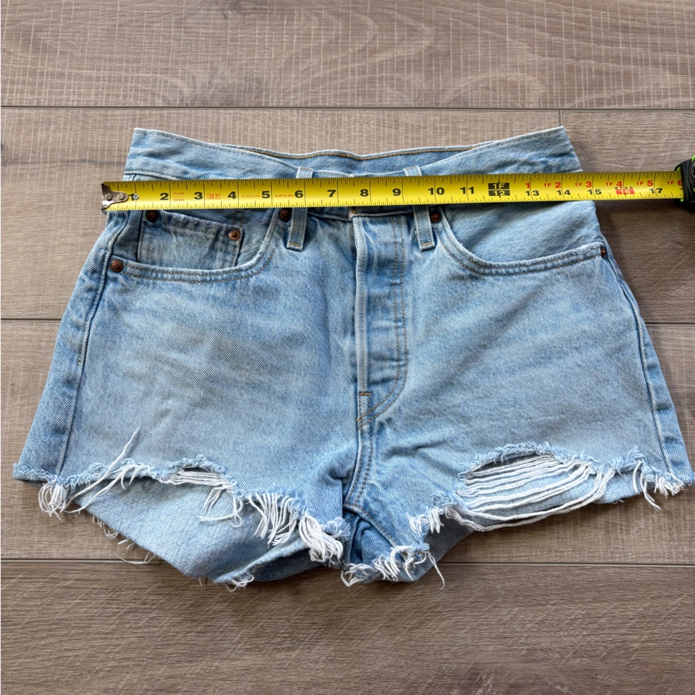 Levi’s 501 Light Blue Denim Women Shorts - Picture 6 of 10